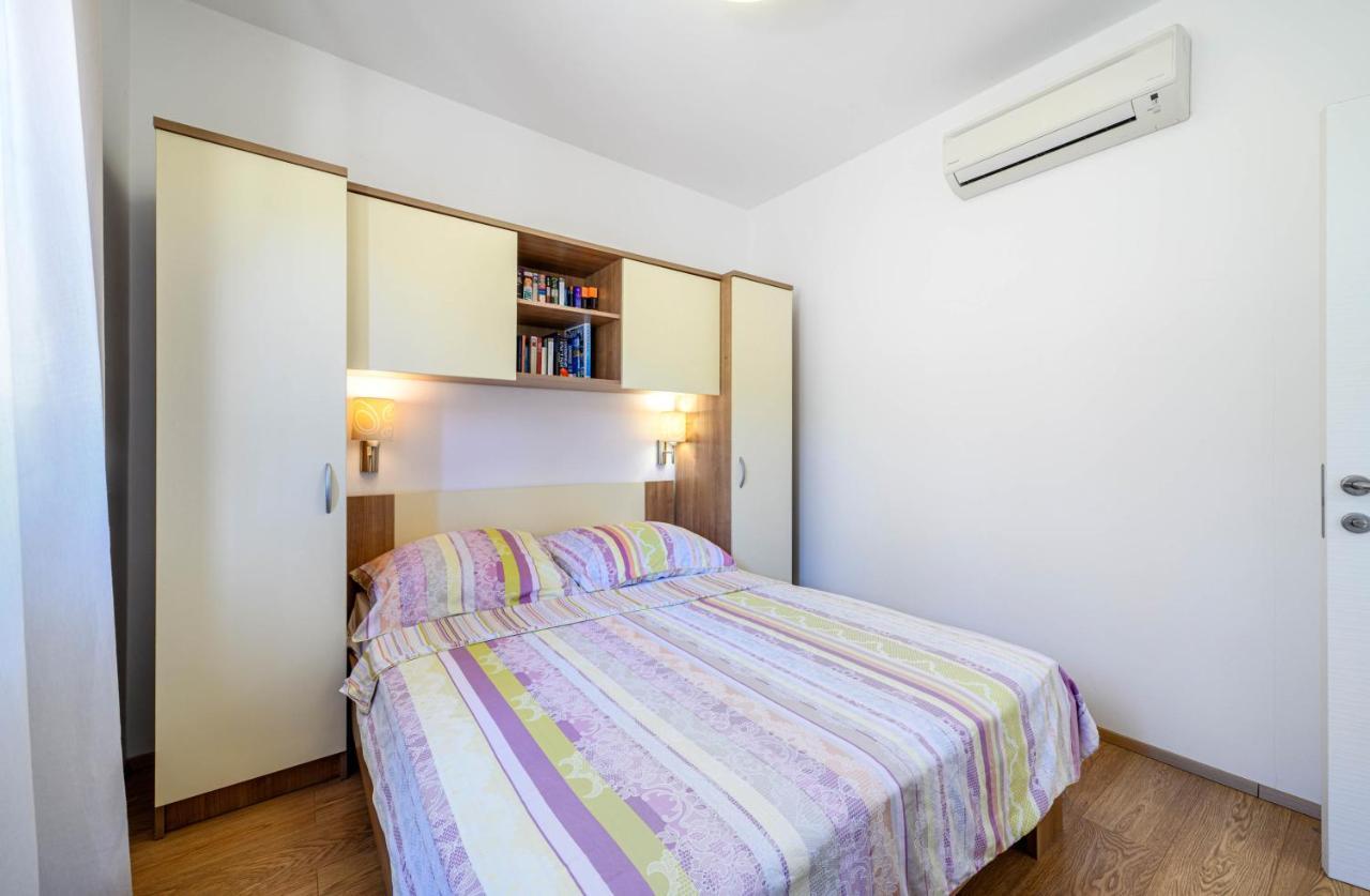 Sibenik Boats Apartment Raslina Exterior foto